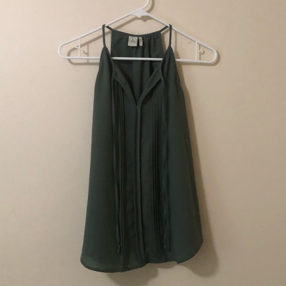 ๐ฅ CLEARANCE ๐ฅ
๐ค Paper Crane Halter Cami Tank